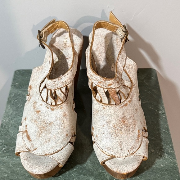 Very Volatile White and Brown Wedge Sandals - Picture 7 of 10